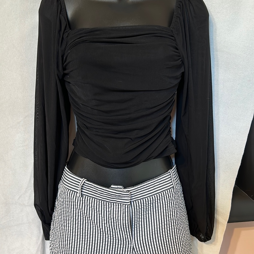Long sleeve crop top black